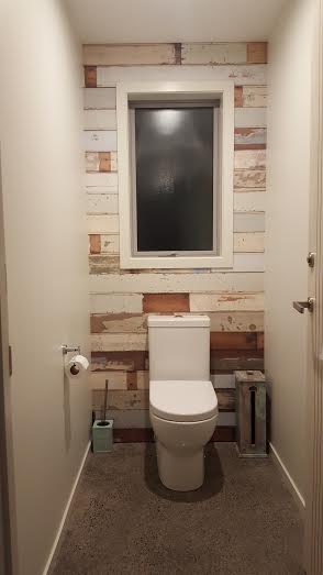 scrapwood_wallpaper_new_zealand_in_a_toilet
